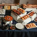Internacional Design Готель