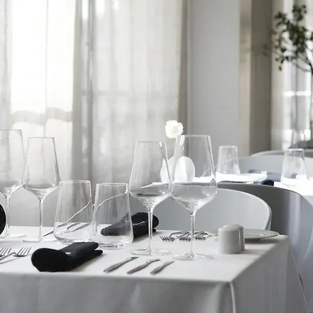 Internacional Design 4*
