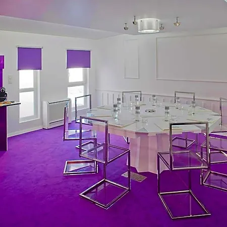 Internacional Design 4*