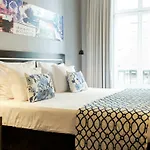Internacional Design فندق